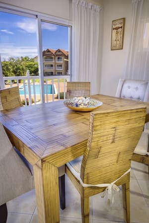 thumbnail: In-room dining