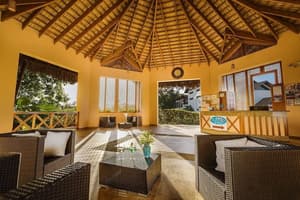 thumbnail: Interior entrance