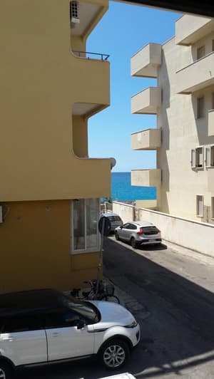 thumbnail: Exterior