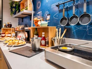 thumbnail: Restaurant