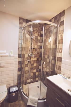 thumbnail: Bathroom shower