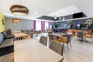 thumbnail: Breakfast area
