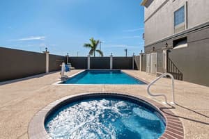 thumbnail: Pool