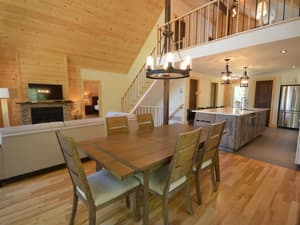 thumbnail: In-room dining
