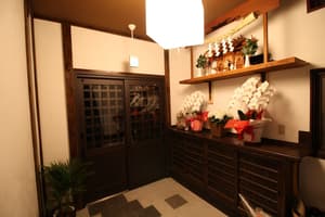 thumbnail: Interior entrance