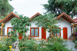 thumbnail: Front of property