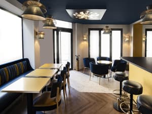 thumbnail: Bar (on property)