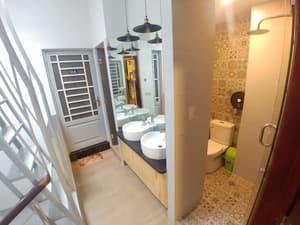 thumbnail: Bathroom