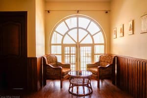 thumbnail: Lobby sitting area