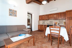thumbnail: Breakfast area