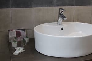 thumbnail: Bathroom amenities