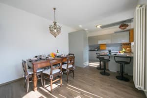 thumbnail: In-room dining