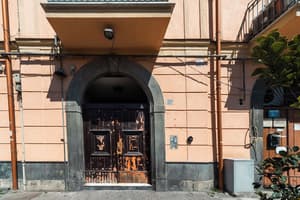 thumbnail: Property entrance
