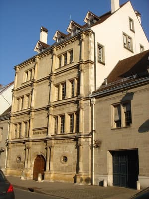 thumbnail: Interior entrance