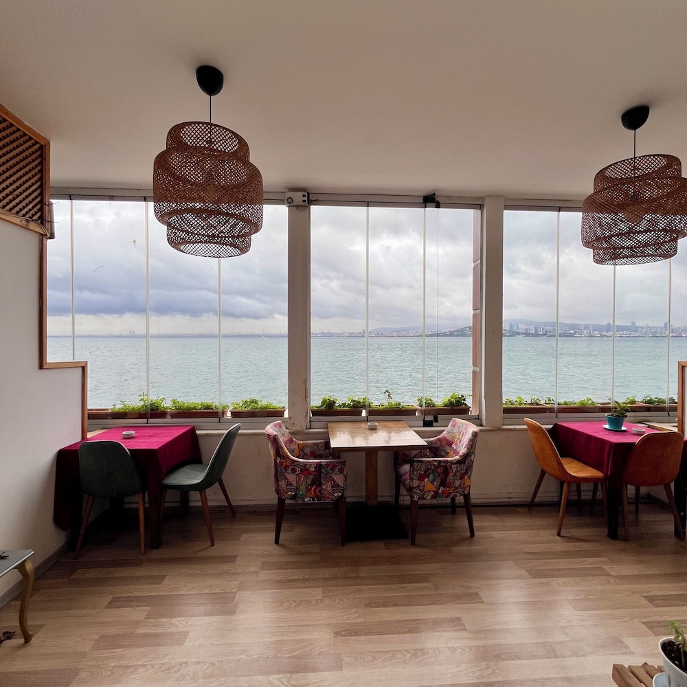 Restaurant-cafeteria