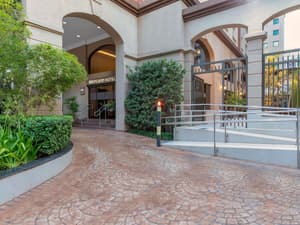 thumbnail: Exterior