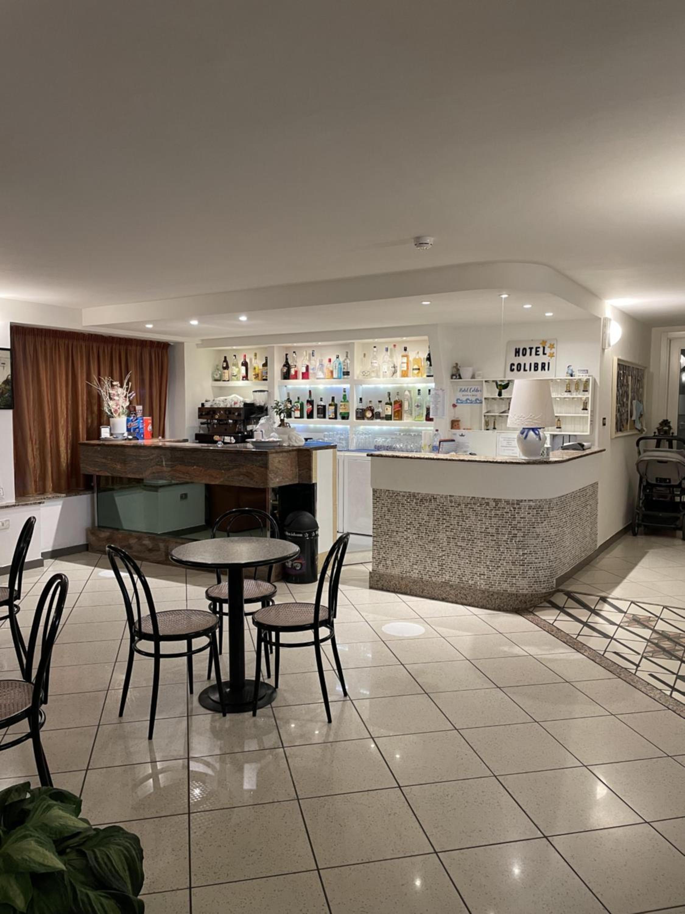 Restaurant-cafeteria