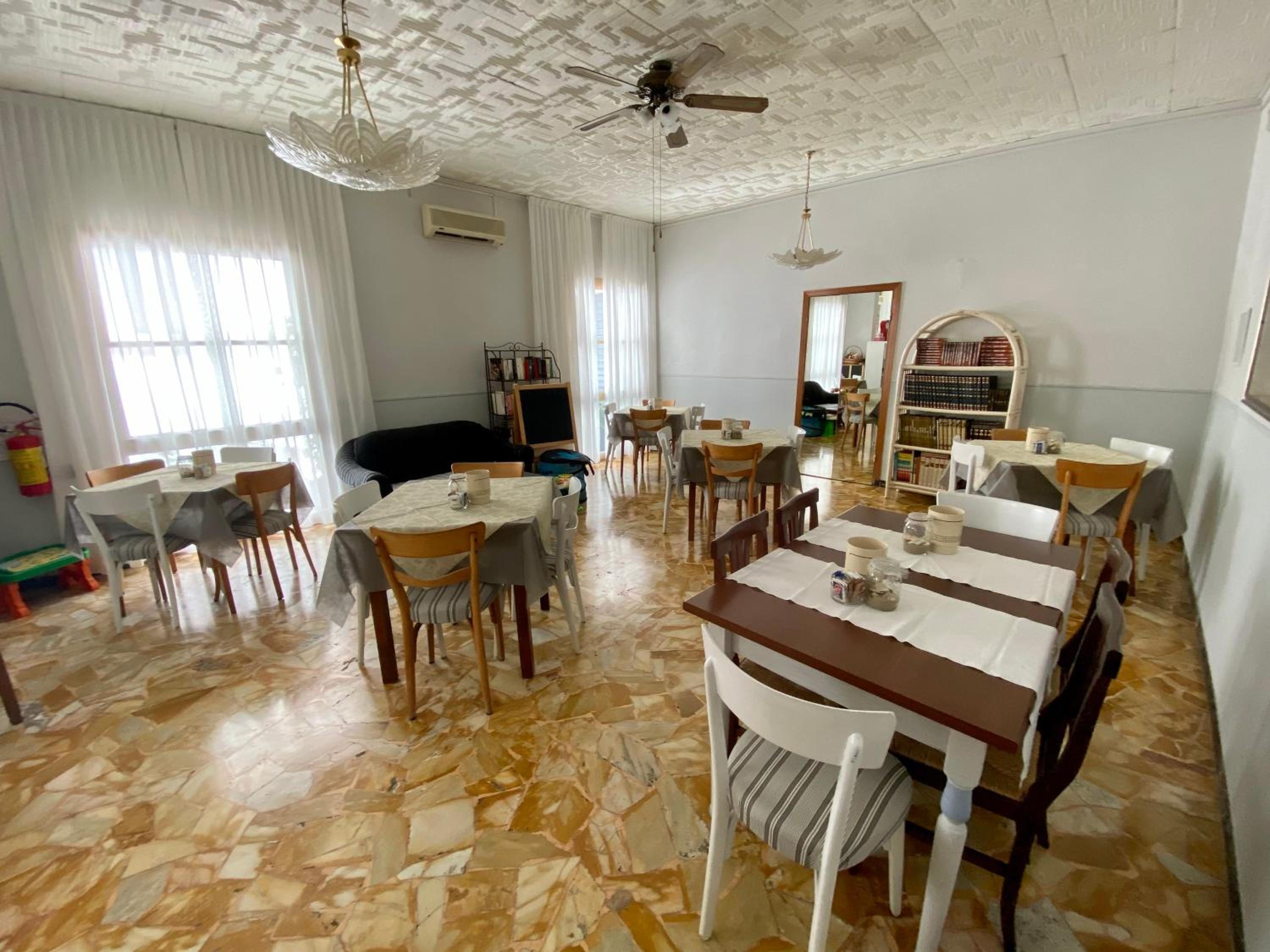 Restaurant-cafeteria