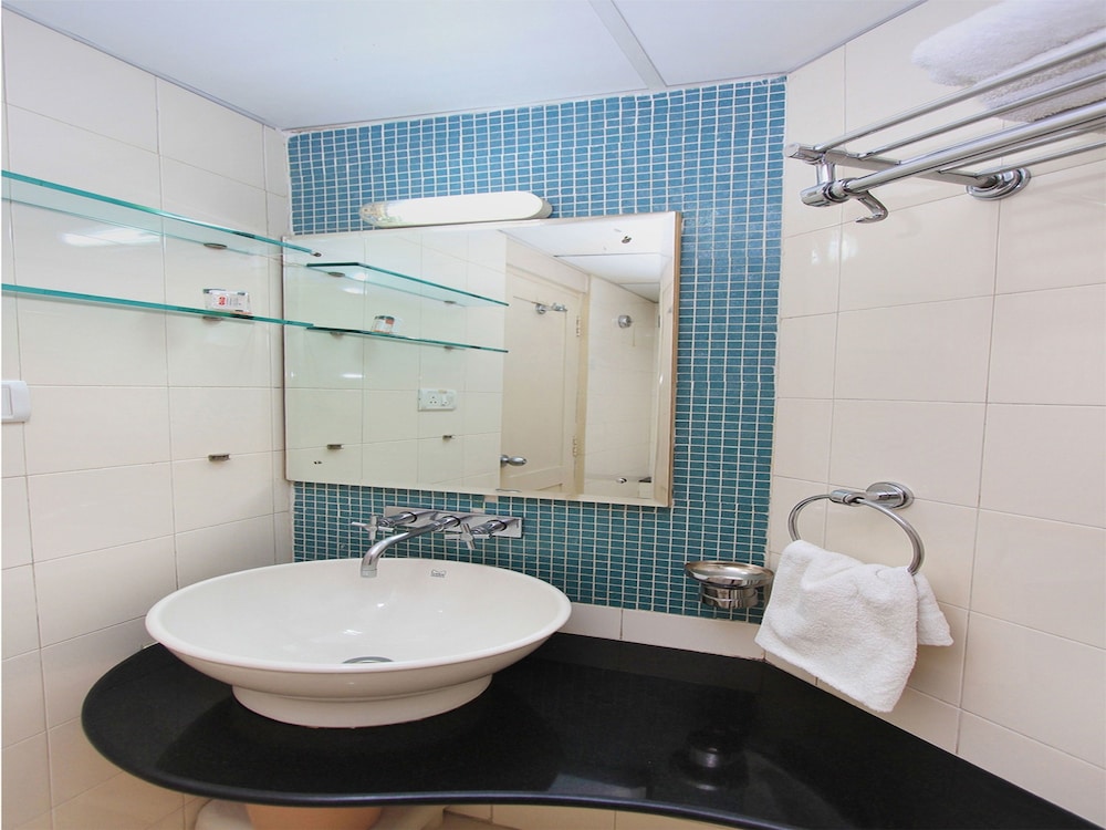 Bathroom sink