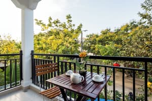 thumbnail: Balcony
