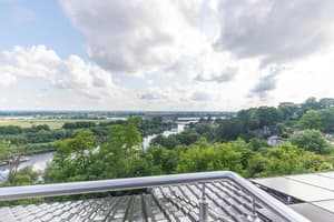 thumbnail: Front of property