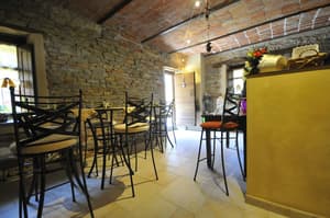 thumbnail: Breakfast area