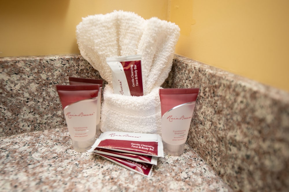 Bathroom amenities