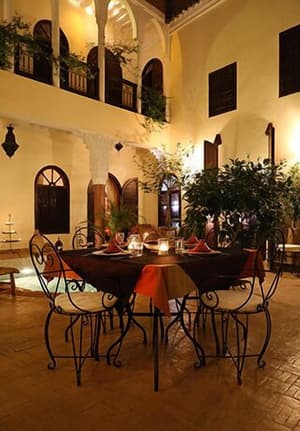 thumbnail: Outdoor dining