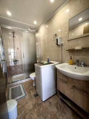 thumbnail: Bathroom shower