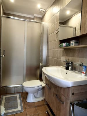 thumbnail: Bathroom sink