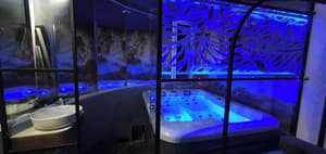 thumbnail: Jetted tub