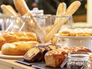 thumbnail: Breakfast area