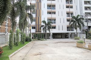 thumbnail: Exterior
