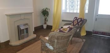 Studio Flat In Stoke Newington High Street 3