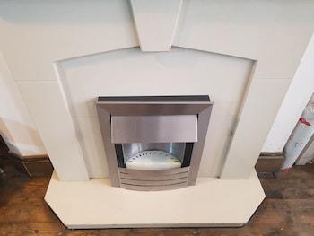 Studio Flat In Stoke Newington High Street 2