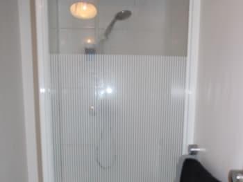 Studio Flat In Stoke Newington High Street 8