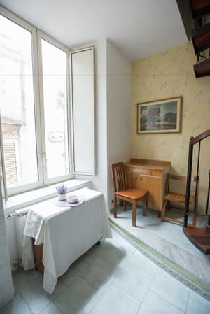 thumbnail: In-room dining