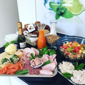 thumbnail: Room service - dining