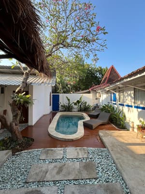 thumbnail: Front of property