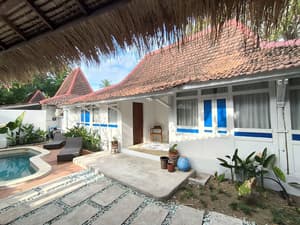 thumbnail: Property entrance