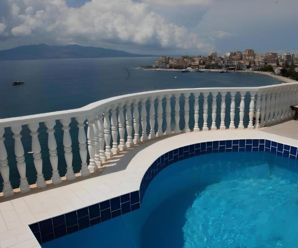 Rooftop pool