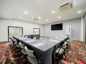 thumbnail: Business center