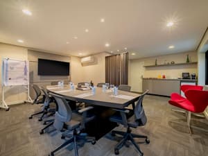 thumbnail: Business center