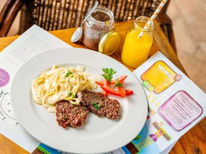 thumbnail: Restaurant