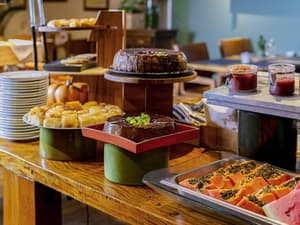 thumbnail: Breakfast area