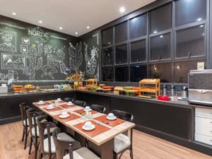 thumbnail: Restaurant