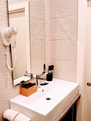 thumbnail: Bathroom sink