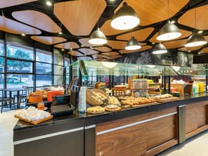 thumbnail: Breakfast area
