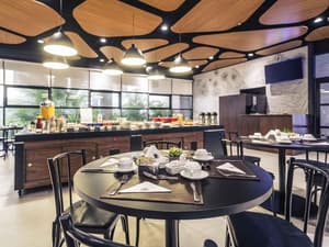 thumbnail: Breakfast area