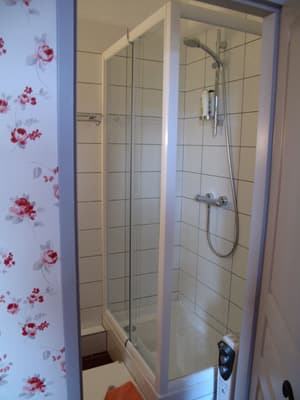 thumbnail: Bathroom shower